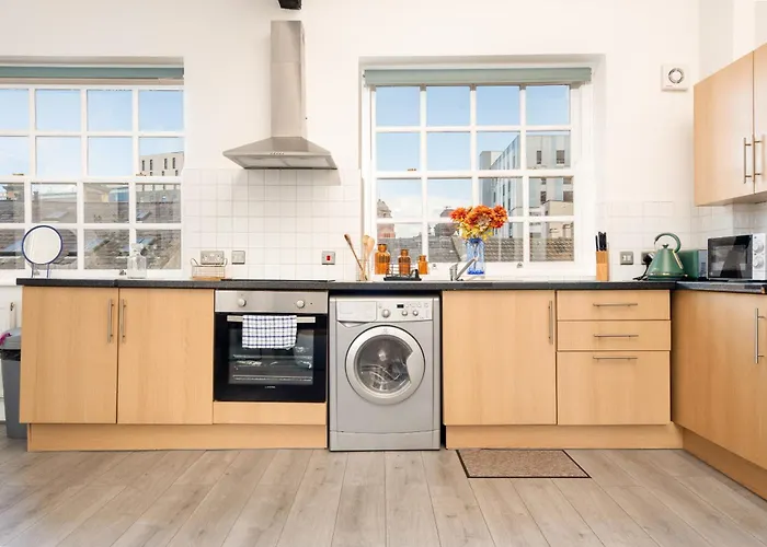 Wood Street - Stylish Prime Location Apartment By Vichy