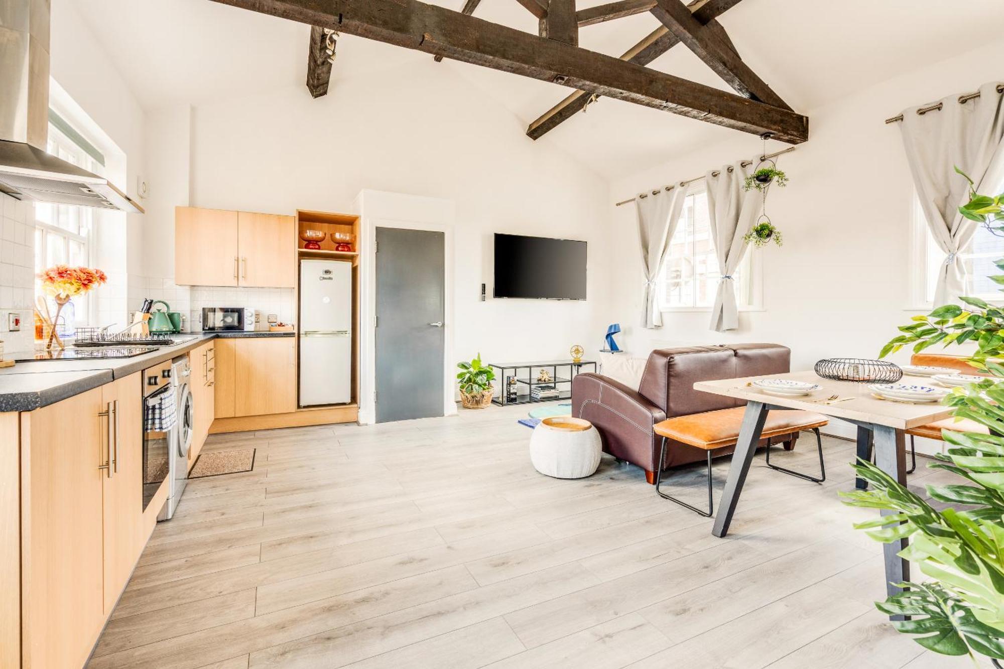 Wood Street - Stylish Prime Location By Vichy