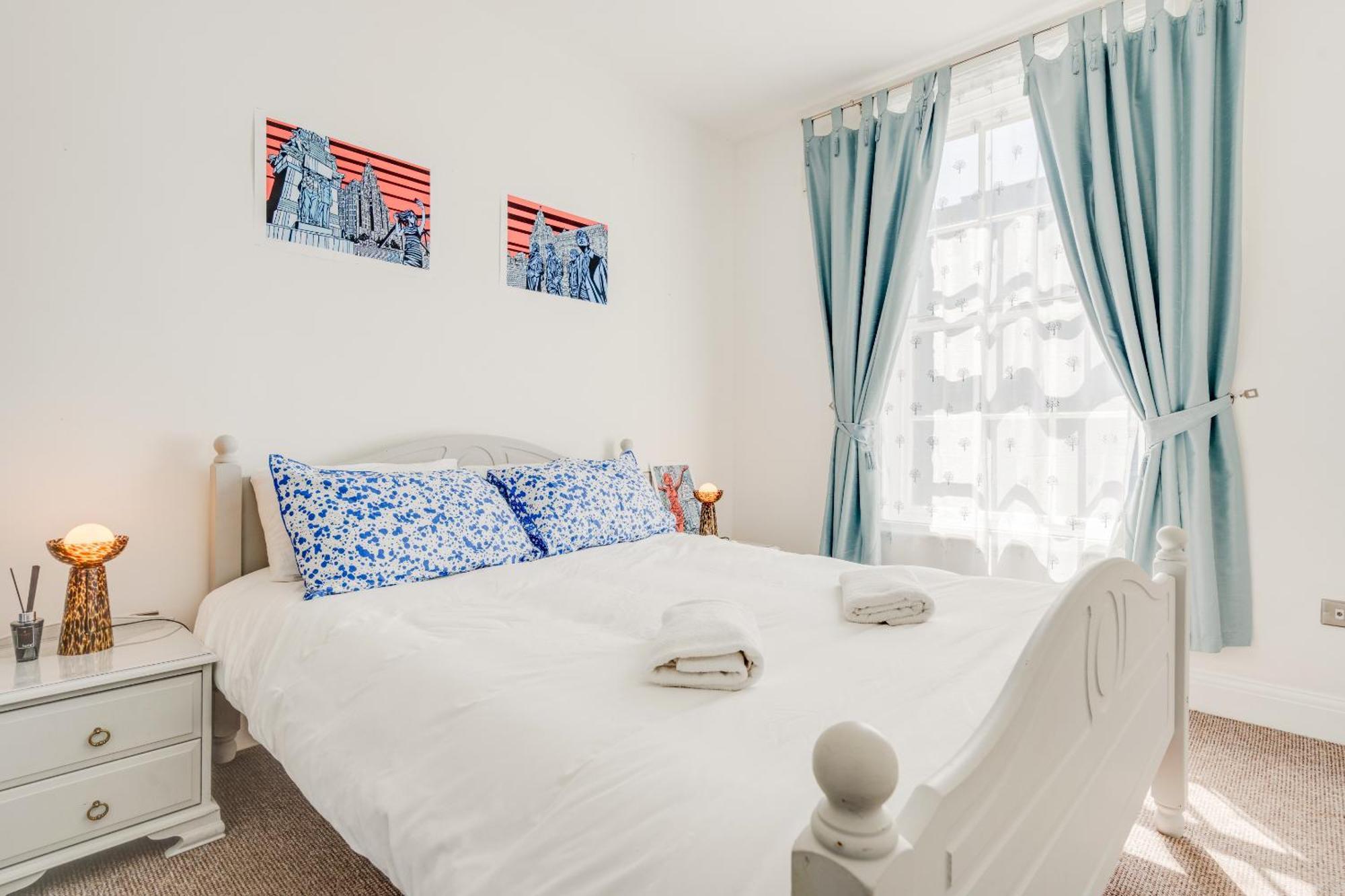 Wood Street - Stylish Prime Location By Vichy *