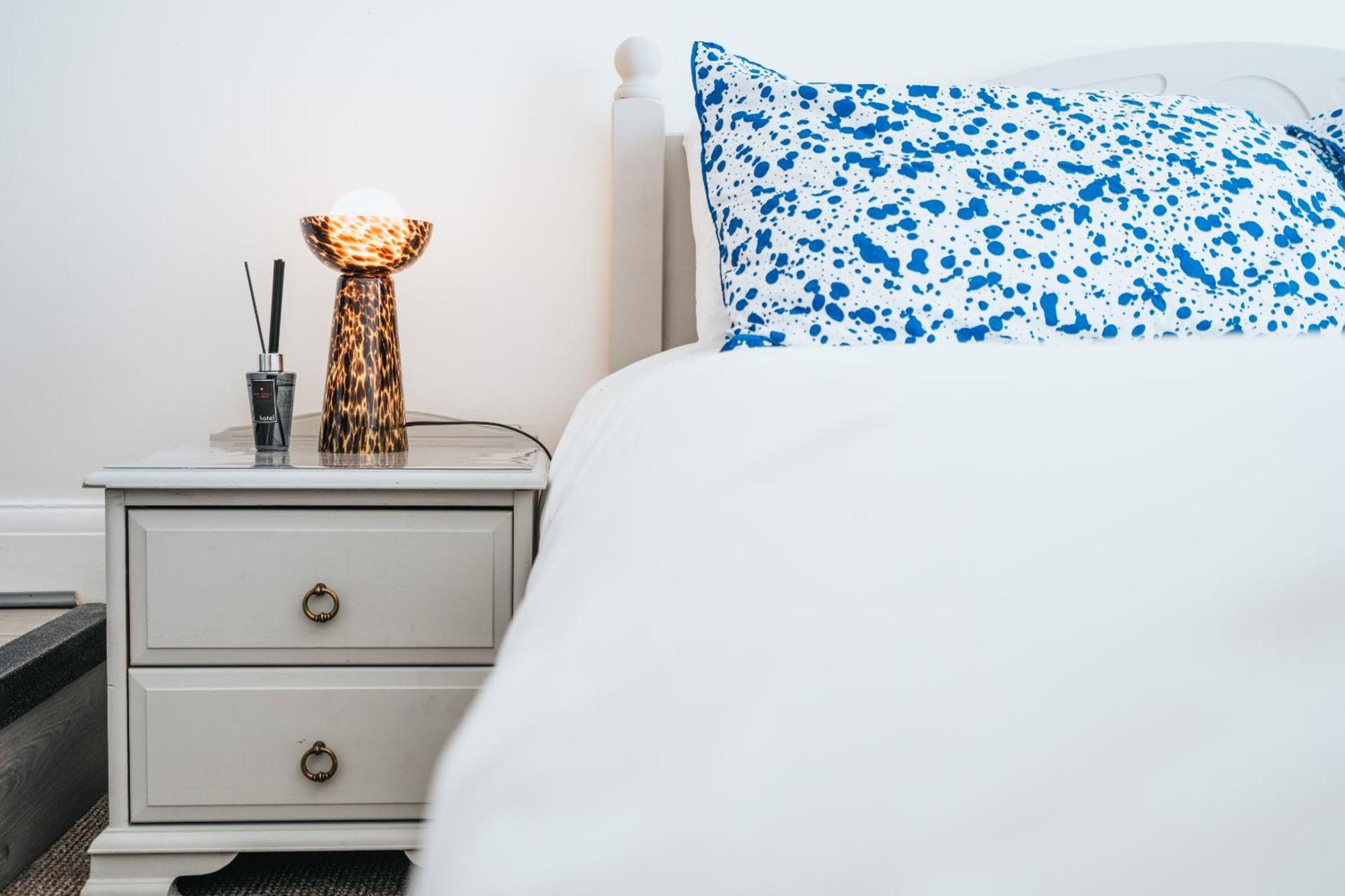 Wood Street - Stylish Prime Location By Vichy