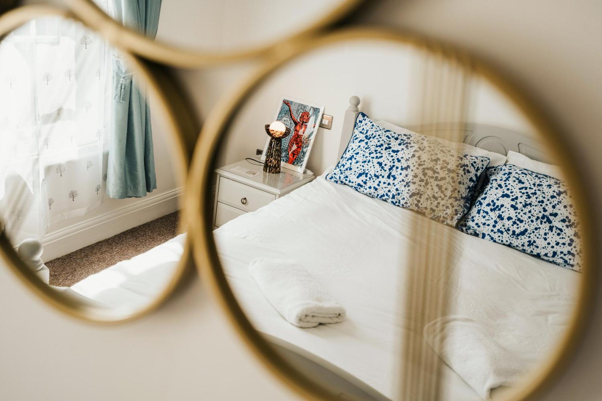 Wood Street - Stylish Prime Location By Vichy